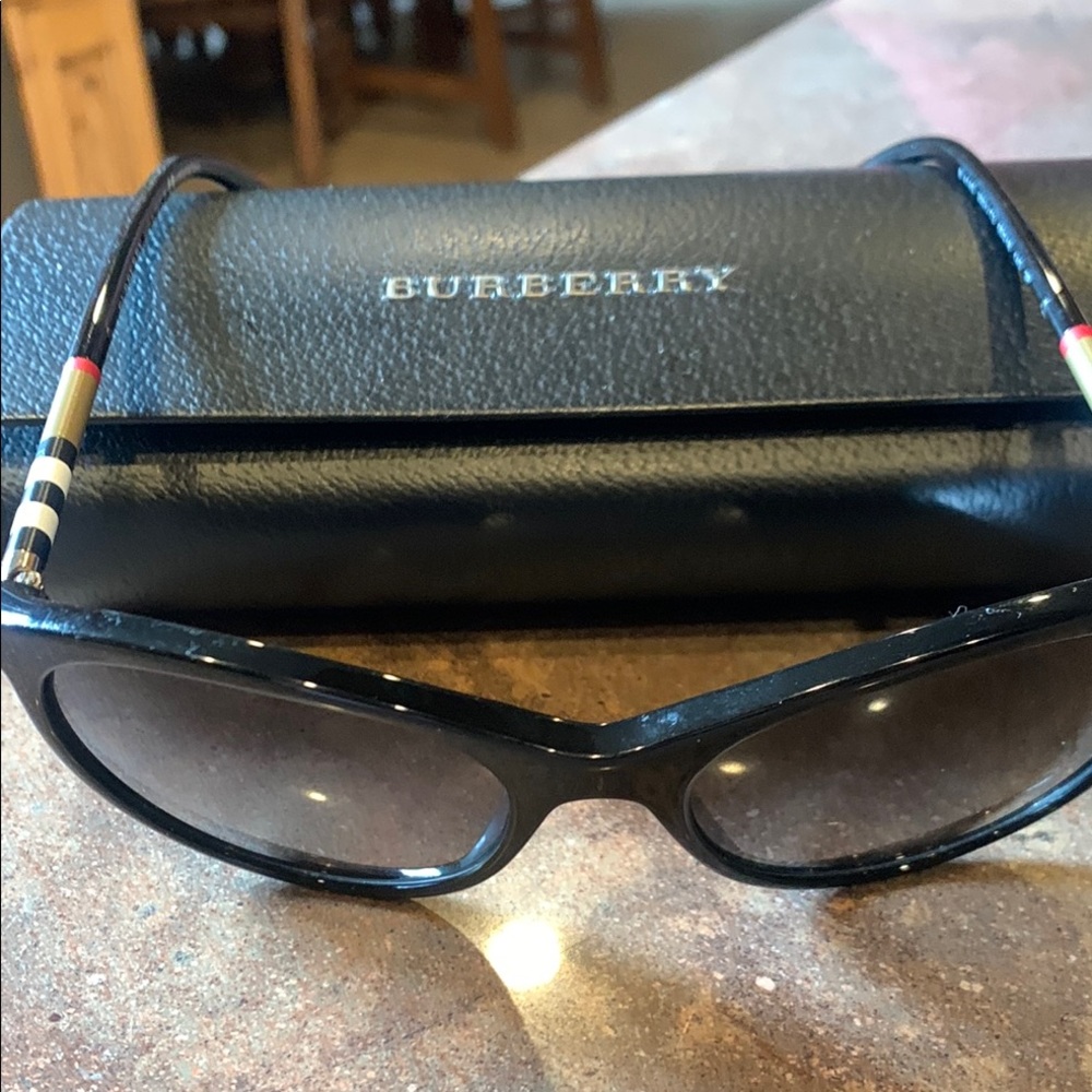 Burberry Black Cat-Eye Sunglasses with Leather Case